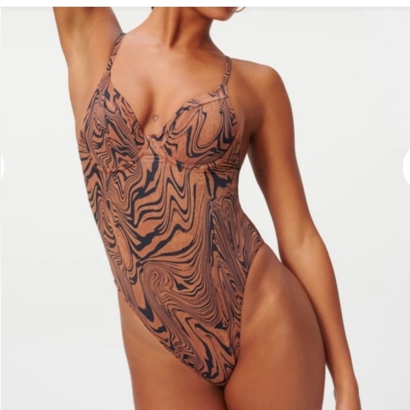 American Swimsuit - Picture 1 of 6